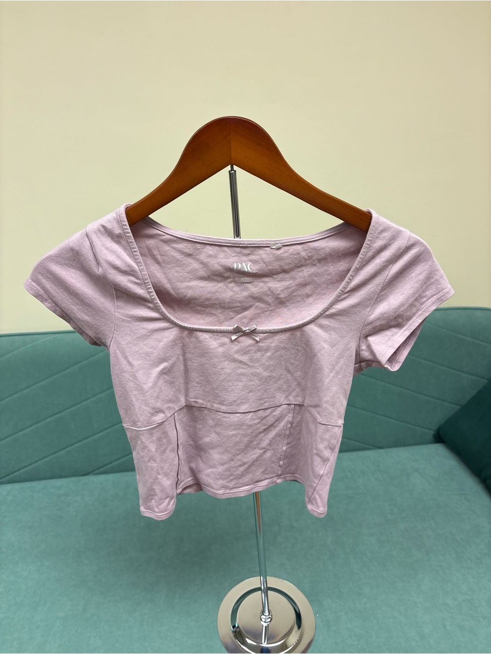 Women's Light Pink Scoop Neck Short Sleeve Top